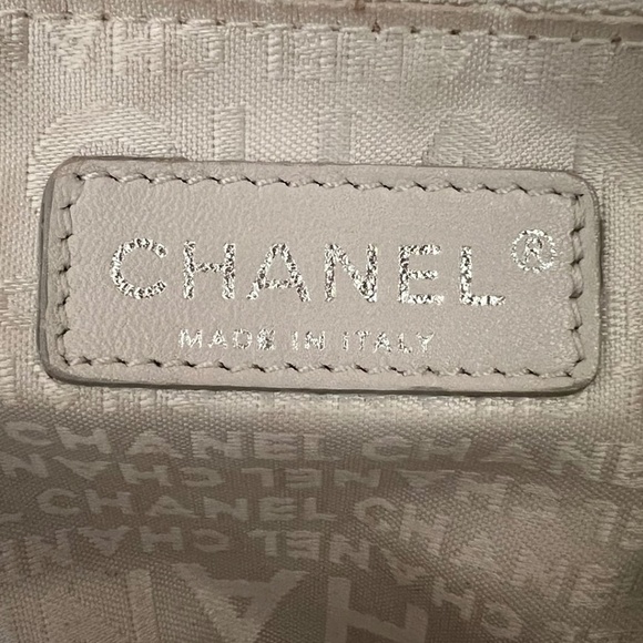 Chanel Ultimate Soft Hobo Bag - Picture 14 of 15